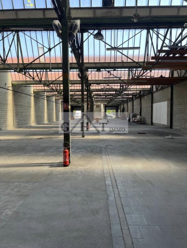 Industrial in Pantin for sale Interior Photo- Image 1 of 2