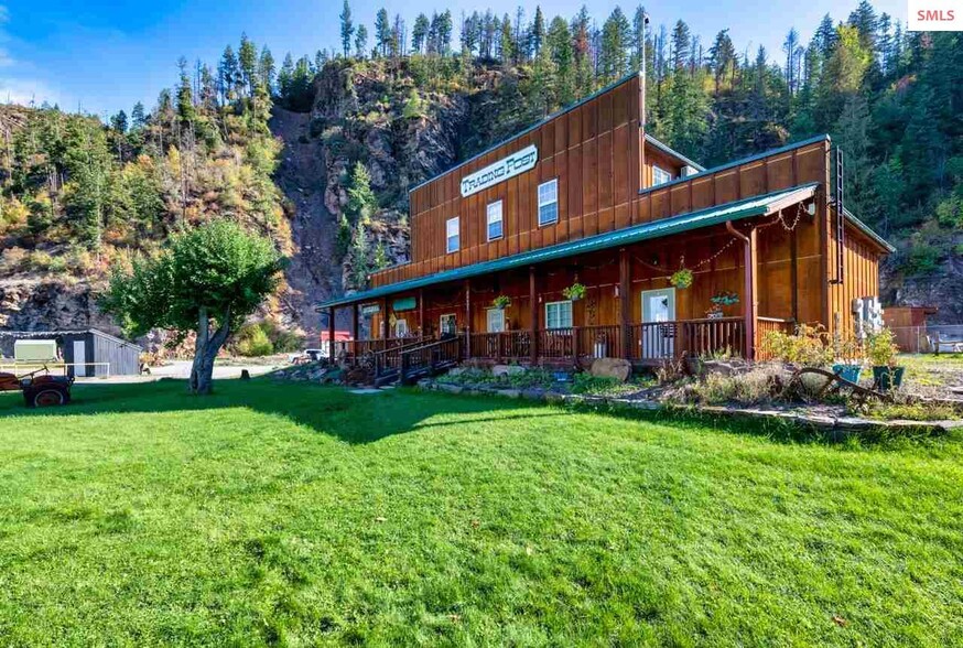 54027 Hwy 200, Clark Fork, ID à vendre - Photo principale - Image 1 de 1