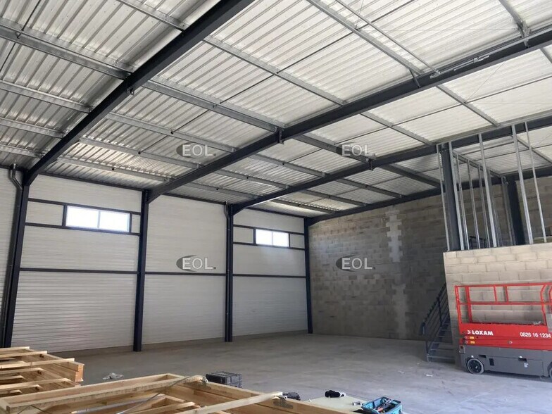 Industrial in Chassieu for lease - Interior Photo - Image 3 of 23