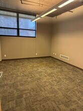3122 Gillham Plz, Kansas City, MO for lease Interior Photo- Image 2 of 2