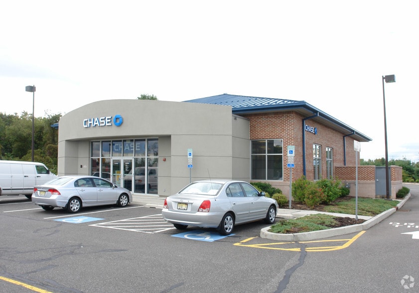 130 Marketplace Blvd, Hamilton, NJ for lease - Building Photo - Image 3 of 22
