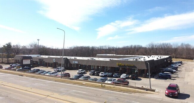 Plus de détails pour 7501 N University St, Peoria, IL - Plusieurs types d'espaces à louer