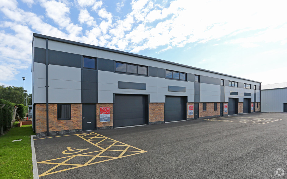 Sadler Rd, Lincoln for lease - Building Photo - Image 3 of 4