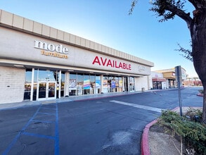 82126-82158 Hwy 111, Indio, CA à louer Photo du bâtiment- Image 1 de 1