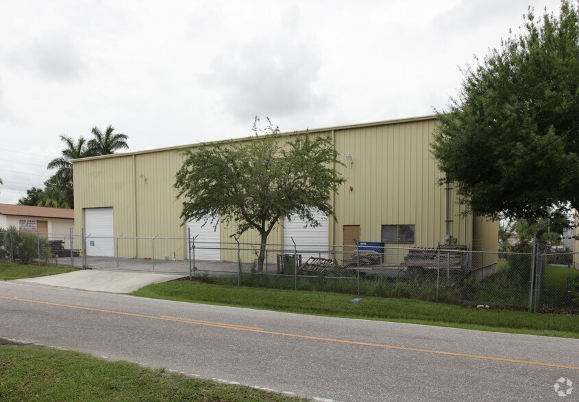 219 E McKenzie St, Punta Gorda, FL à vendre - Photo du bâtiment - Image 2 de 4