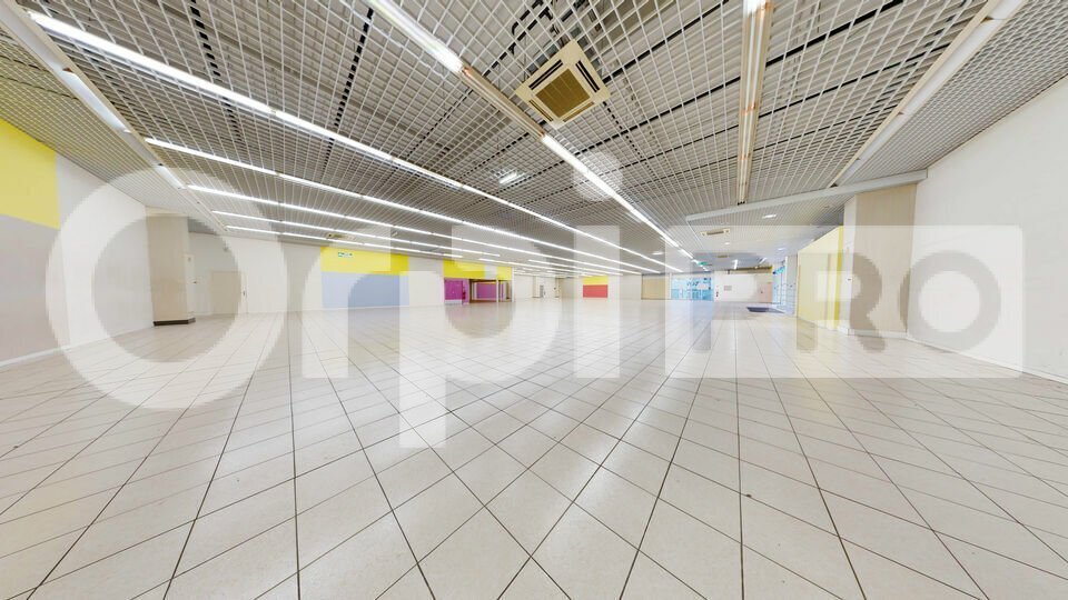 Retail in Soissons for lease - Interior Photo - Image 2 of 5