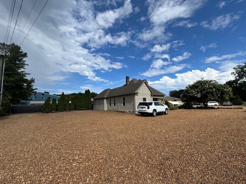 2318 Antioch Pike, Antioch, TN à louer - Photo du bâtiment - Image 1 de 8