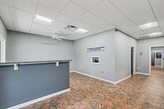 2012 Aurora Rd, Melbourne, FL à louer Hall d’entrée- Image 2 de 15
