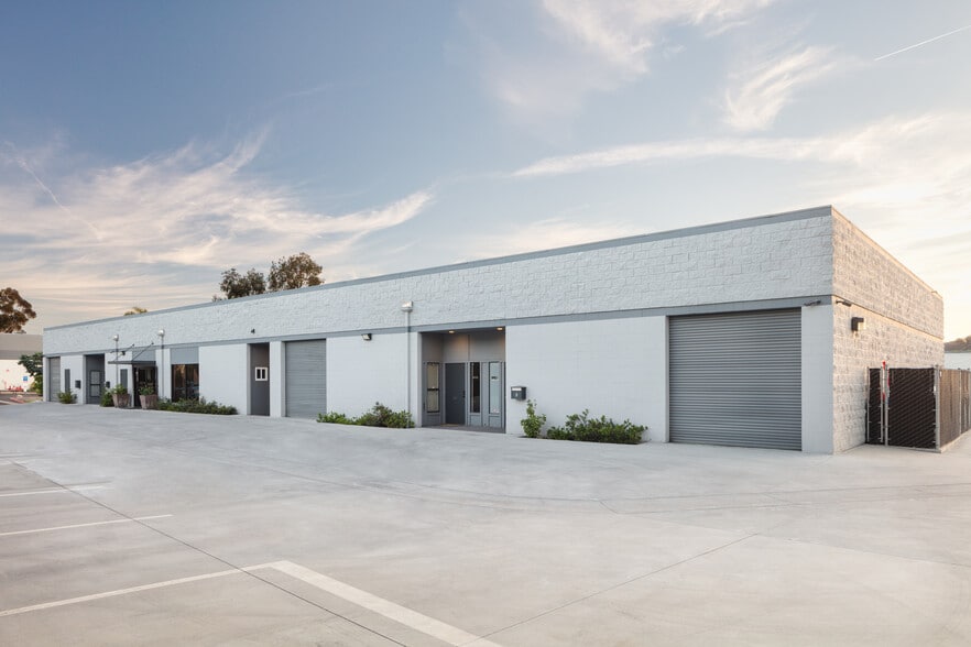 621 S Andreasen Dr, Escondido, CA for lease - Building Photo - Image 2 of 4