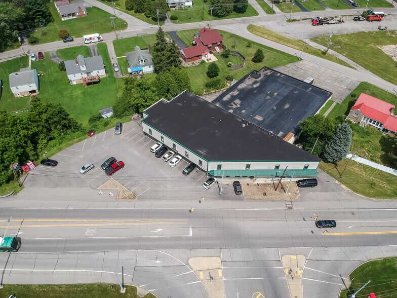 1429 New Butler Rd, New Castle, PA à louer - Photo du bâtiment - Image 3 de 24