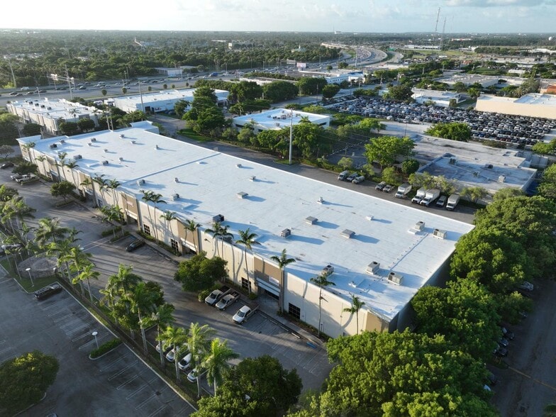 13800-13830 SW 119th Ave, Miami, FL for lease - Building Photo - Image 2 of 8