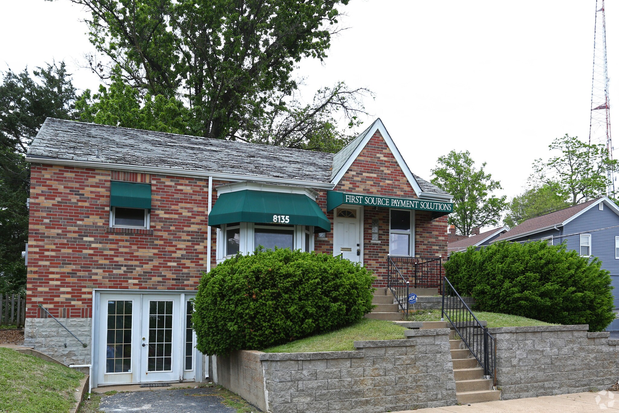 8135 Manchester Rd, Saint Louis, MO à vendre Photo principale- Image 1 de 22