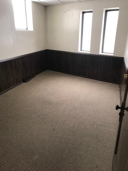1301 Saw Mill Run Blvd, Pittsburgh, PA à vendre - Photo du bâtiment - Image 2 de 15