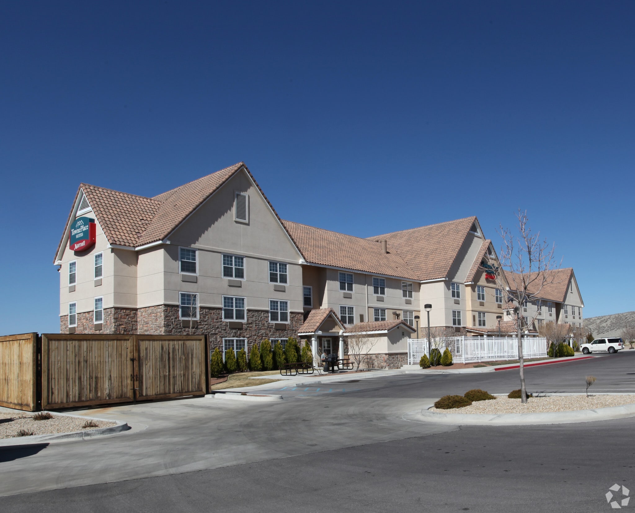 Fairfield Inn & Towneplace Las Cruces portfolio of 2 properties for sale on LoopNet.ca Primary Photo- Image 1 of 3