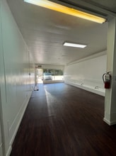 1533-1555 NE 164th St, North Miami Beach, FL for lease Interior Photo- Image 2 of 7