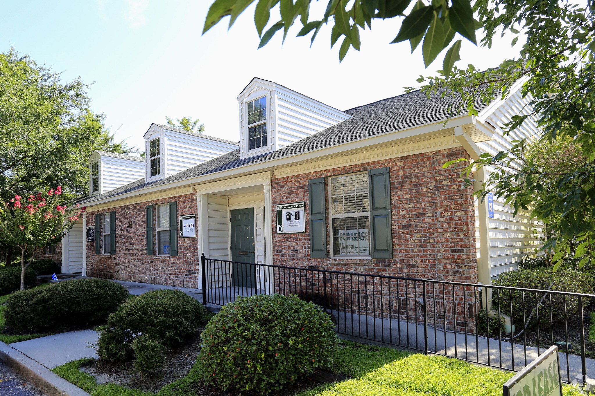 24 Commerce Pl, Savannah, GA à vendre Photo principale- Image 1 de 1