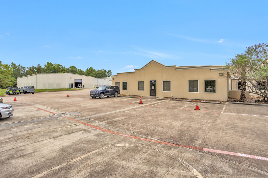 1207 N Fm 3083 Rd, Conroe, TX à vendre - Photo du b timent - Image 3 de 41