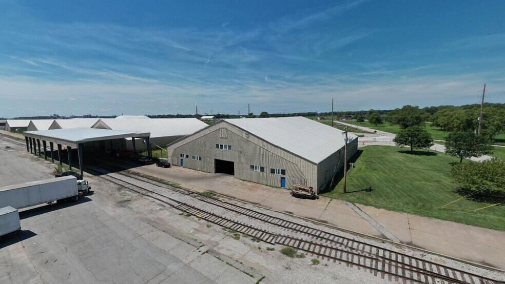 1360 4th Street St, Granite City, IL à louer - Photo du bâtiment - Image 2 de 4
