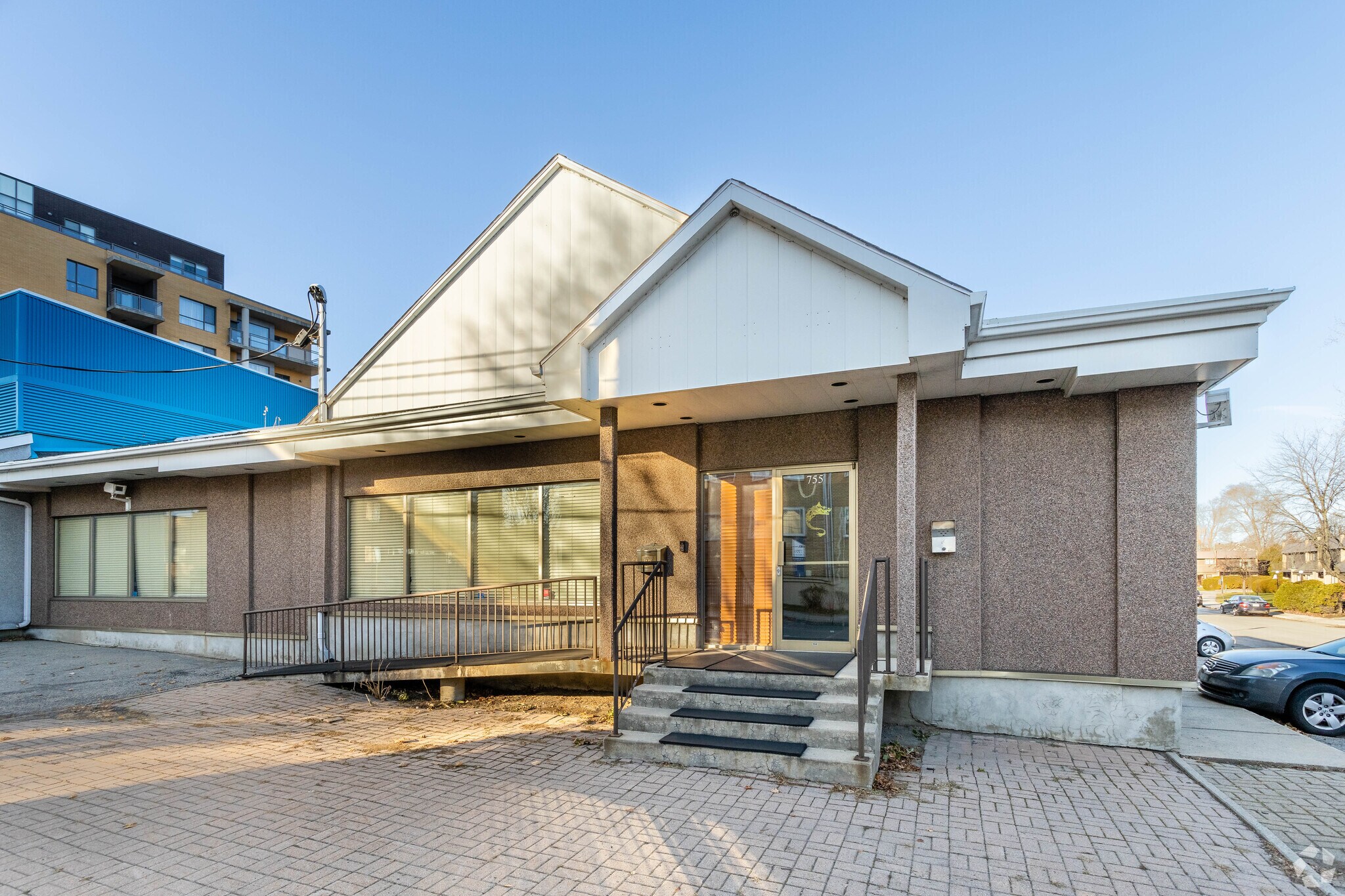 755 Ch du Bord-du-Lac-Lakeshore, Dorval, QC à vendre Photo principale- Image 1 de 1