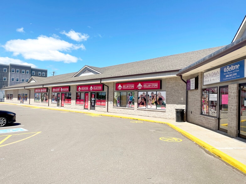 630 Pinewood Rd, Riverview, NB à louer - Photo du bâtiment - Image 3 de 6