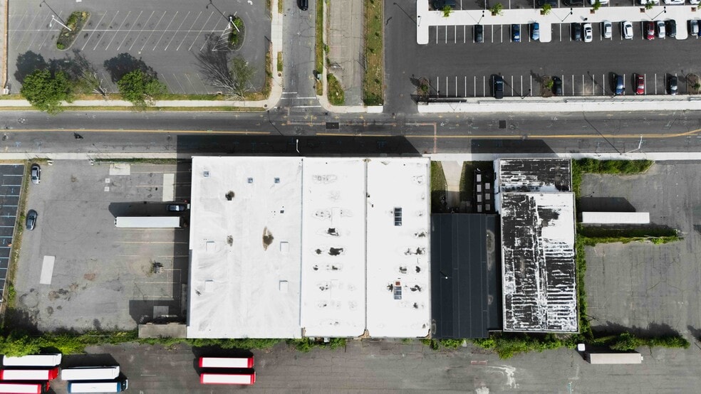 207 Liberty St portfolio of 1 properties for sale on LoopNet.ca - Aerial - Image 3 of 10