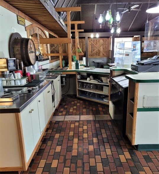 630 NE Main St, Lewistown, MT à louer - Photo intérieure - Image 3 de 13