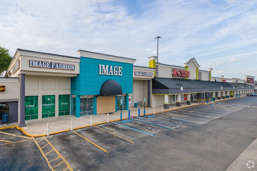 9222-9398 Arlington Expy, Jacksonville, FL à louer - Photo du bâtiment - Image 3 de 11