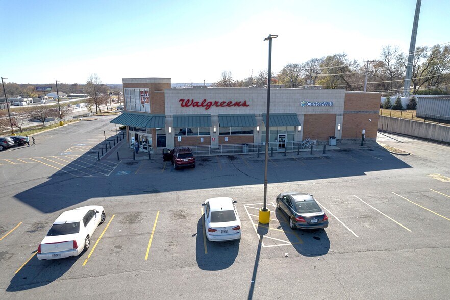 13000 S 71 Hwy, Grandview, MO à vendre - Photo du bâtiment - Image 2 de 7