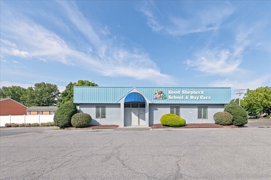 991 Chicago Ave, Harrisonburg, VA for sale - Building Photo - Image 2 of 51