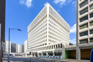 Plus de détails pour 2461 S Clark St, Arlington, VA - Commerce de détail à louer