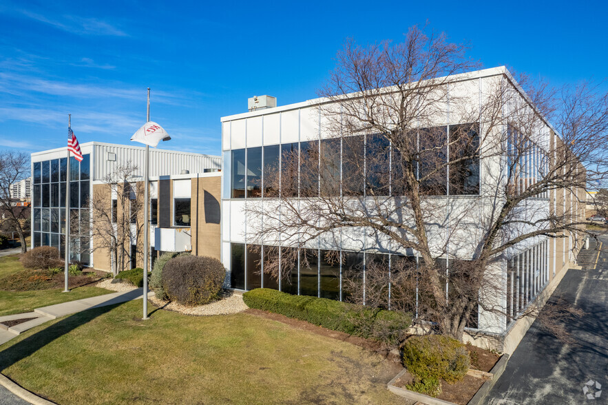 543 W Algonquin Rd, Arlington Heights, IL for sale - Building Photo - Image 1 of 26