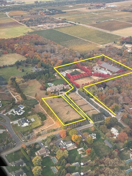 55 Cox Neck Rd, Mattituck, NY for lease - Building Photo - Image 3 of 15
