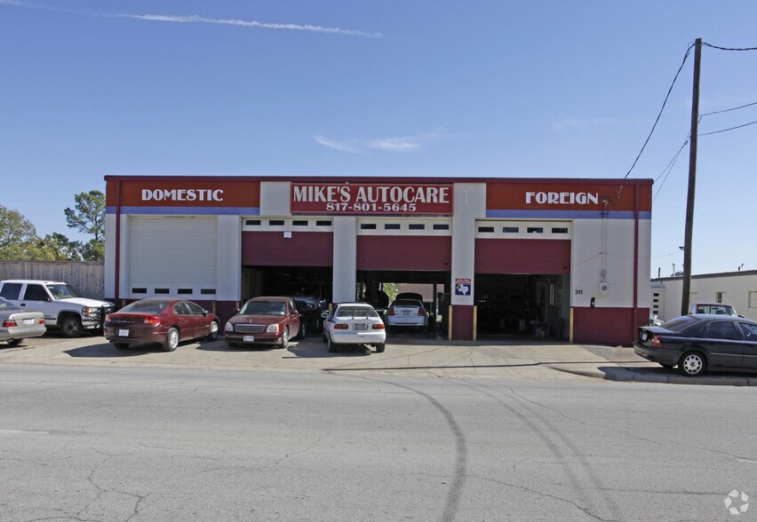 311 Mesquite St, Arlington, TX à vendre - Photo du bâtiment - Image 1 de 1