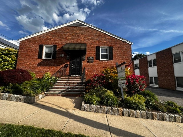48 Elm St, Huntington, NY à louer - Photo du bâtiment - Image 2 de 14