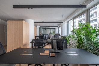 101 Rue De Vaugirard, Paris for lease Interior Photo- Image 2 of 7