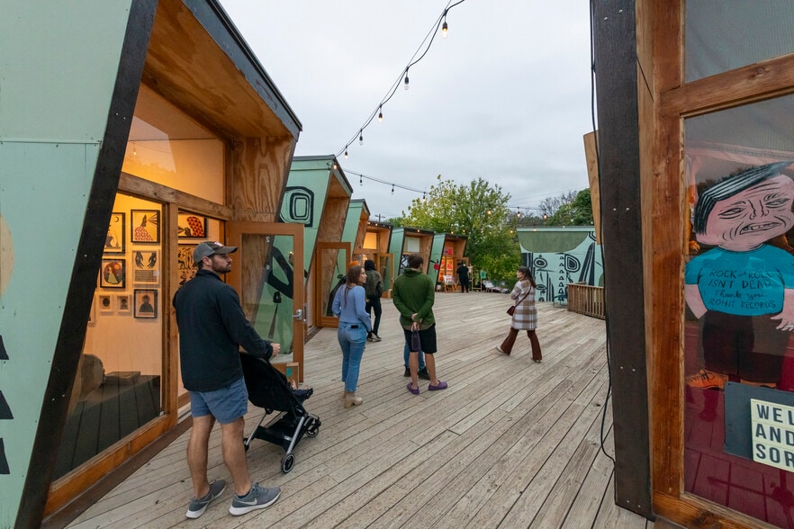 916 Springdale Rd, Austin, TX à louer - Photo du bâtiment - Image 3 de 8