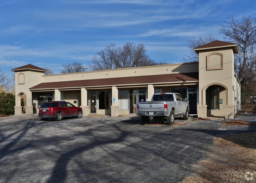 9516 W Camp Bowie, Fort Worth, TX for lease - Building Photo - Image 1 of 3