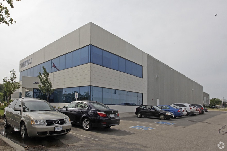 2300 Winston Park Dr, Oakville, ON for sale - Primary Photo - Image 1 of 2