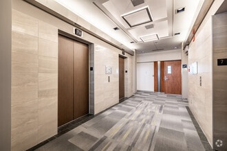 1730 St Laurent Blvd, Ottawa, ON à louer Photo intérieure- Image 2 de 8