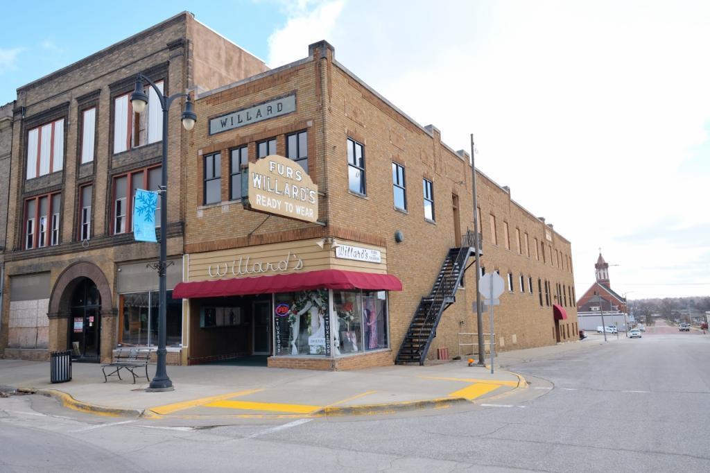 36 W Main St, Marshalltown, IA for lease Primary Photo- Image 1 of 2