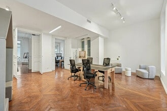 35 Rue Du Faubourg Poissonnière, Paris for lease Interior Photo- Image 2 of 14