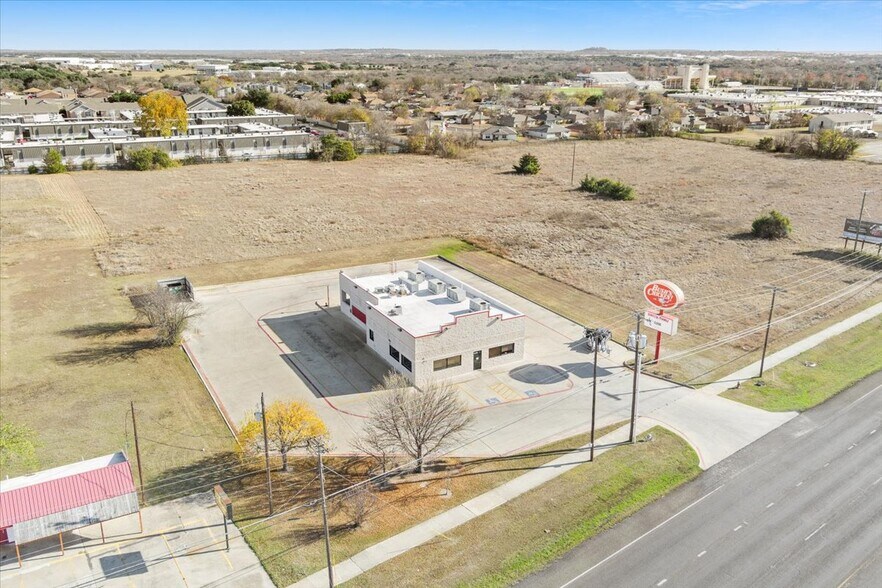 912 N 38th St, Killeen, TX à vendre - Photo du bâtiment - Image 2 de 11