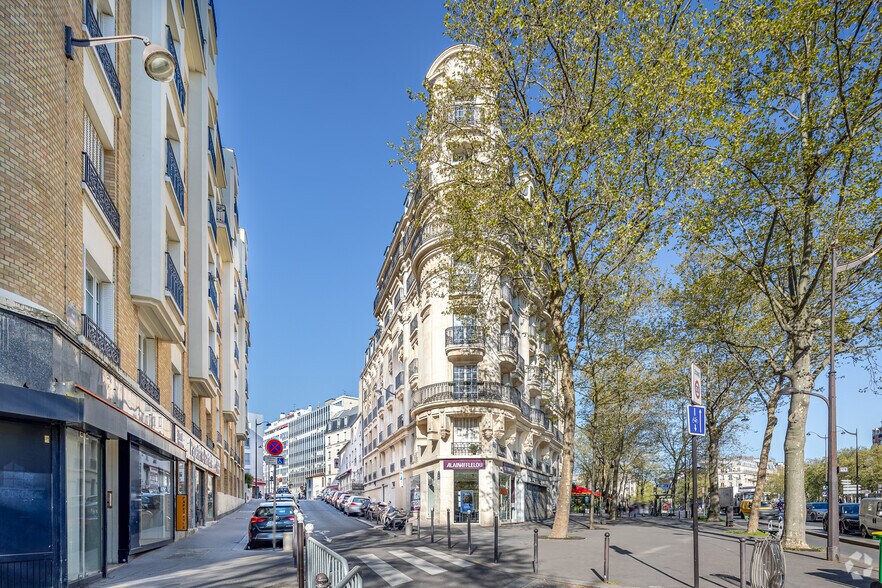 176 Avenue Daumesnil, Paris à louer - Photo du bâtiment - Image 2 de 3