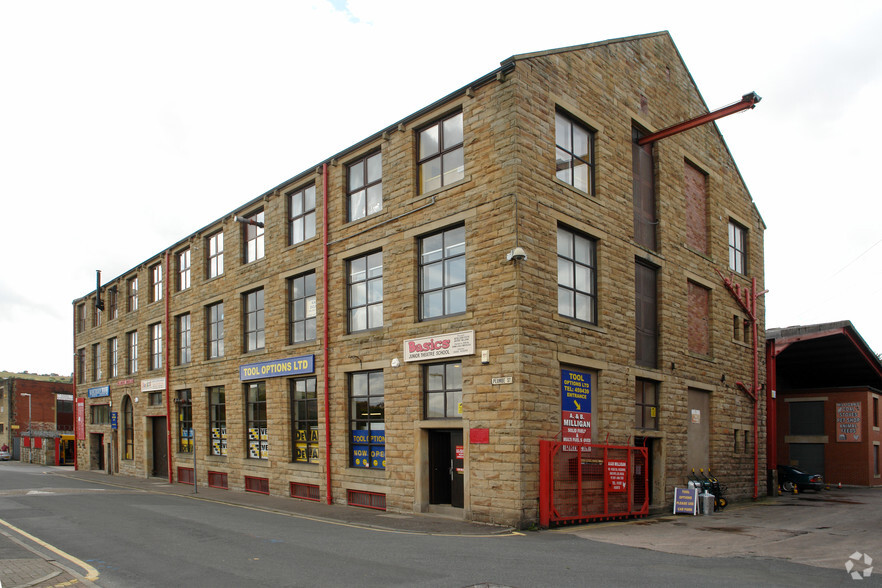 Plumbe St, Burnley for lease - Primary Photo - Image 1 of 5