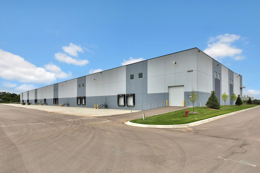 9650 Hemingway Ave S, Cottage Grove, MN for lease - Building Photo - Image 2 of 12