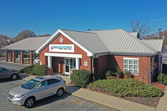 Plus de détails pour 4636 W Market St, Greensboro, NC - Commerce de détail à vendre