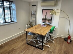 55 High St, Reading à louer Photo intérieure- Image 2 de 6