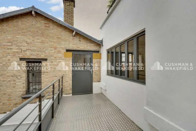 Bureau dans Montrouge à louer - Photo du bâtiment - Image 3 de 14