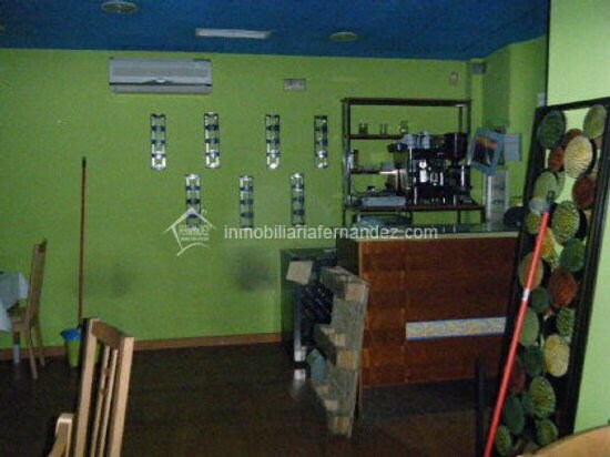 Commerce de détail dans Cáceres à vendre - Photo du bâtiment - Image 2 de 12