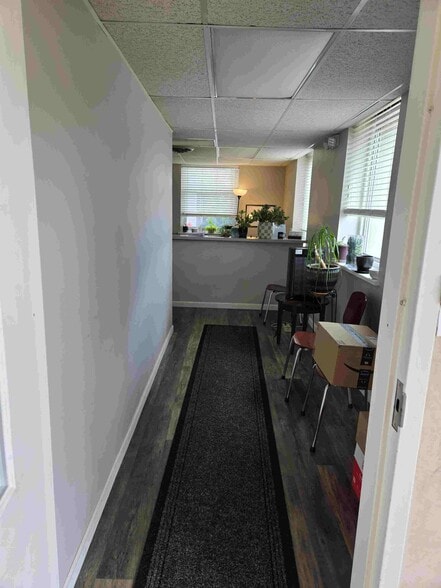 2241 Hilton Rd, Ferndale, MI for lease - Building Photo - Image 3 of 6